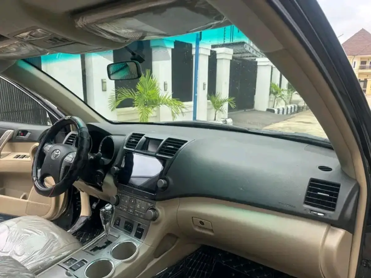 2009 Toyota Highlander Sport Edition - Image 12