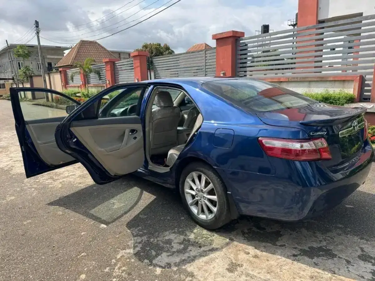 2009 Toyota Camry LE (4PLUGS) - Image 8