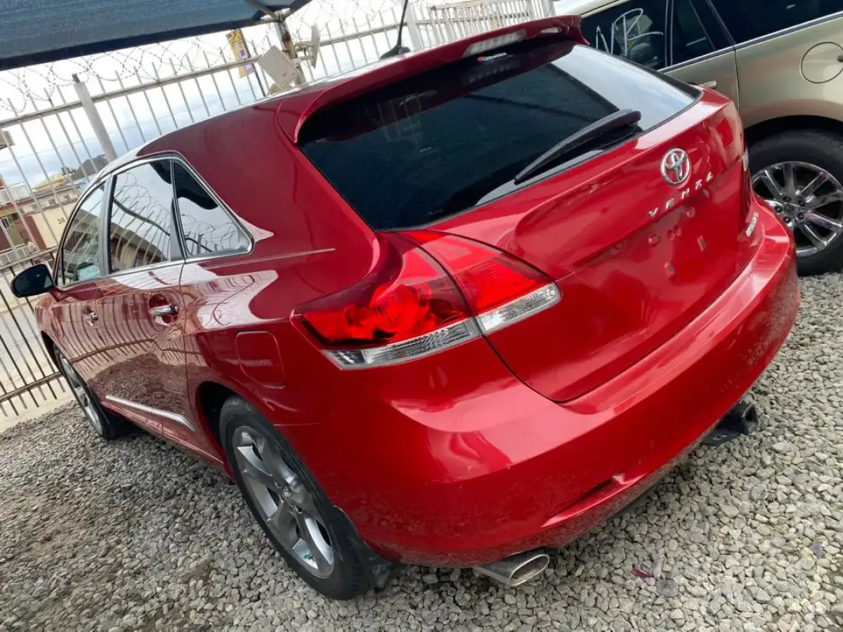 Toyota venza - Image 6