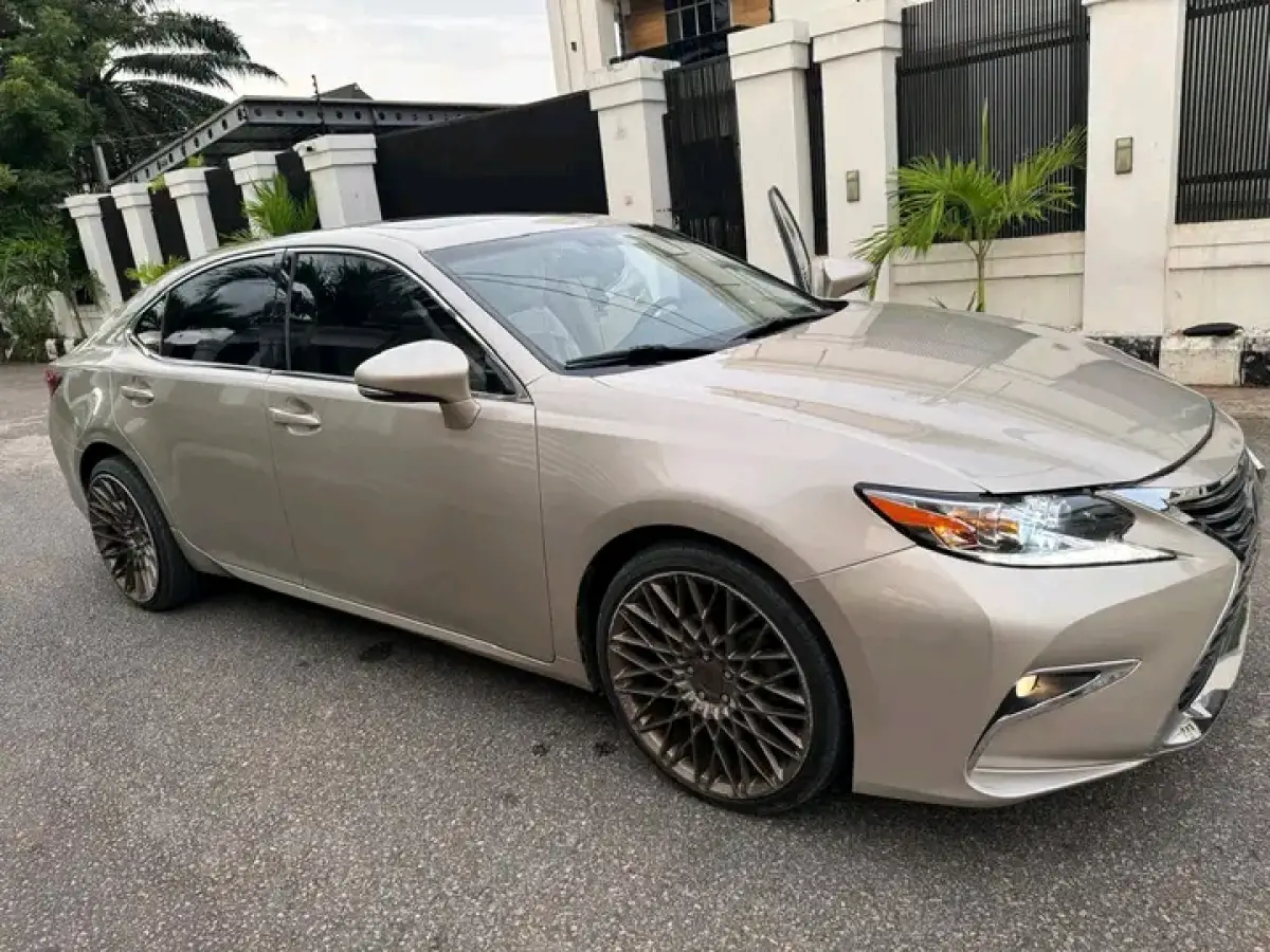 2015 Foreign Used Lexus ES 350 - Image 2