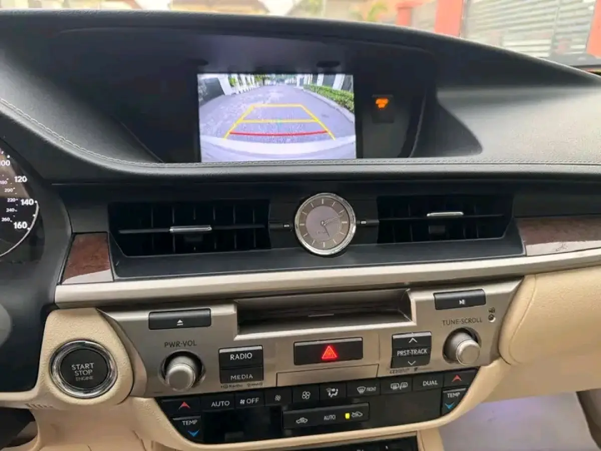 2015 Foreign Used Lexus ES 350 - Image 9