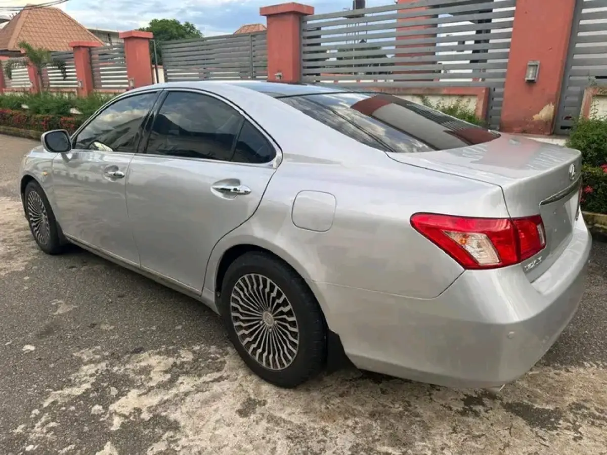 2009 Lexus ES 350 - Image 7