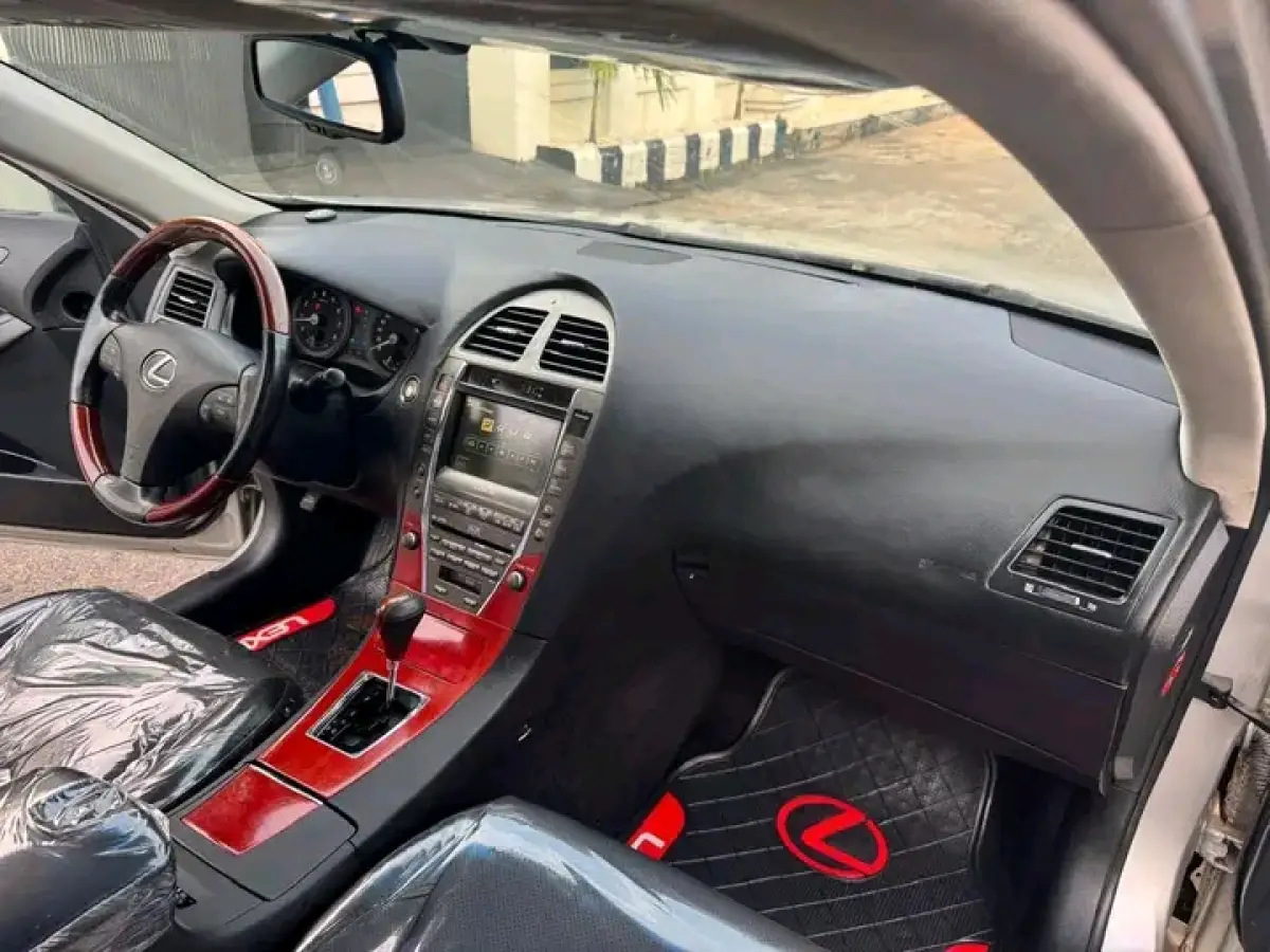 2009 Lexus ES 350 - Image 10