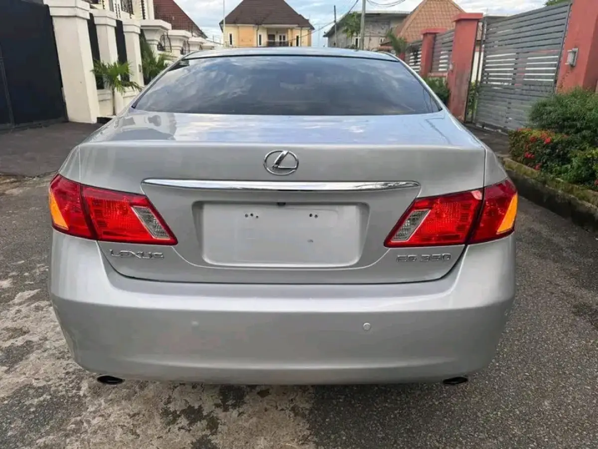 2009 Lexus ES 350 - Image 13