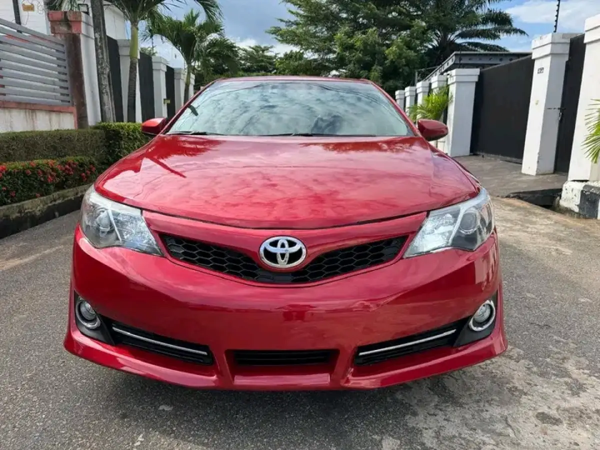 2012 Toyota Camry SE - Image 1