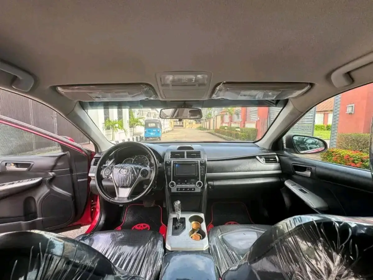 2012 Toyota Camry SE - Image 7