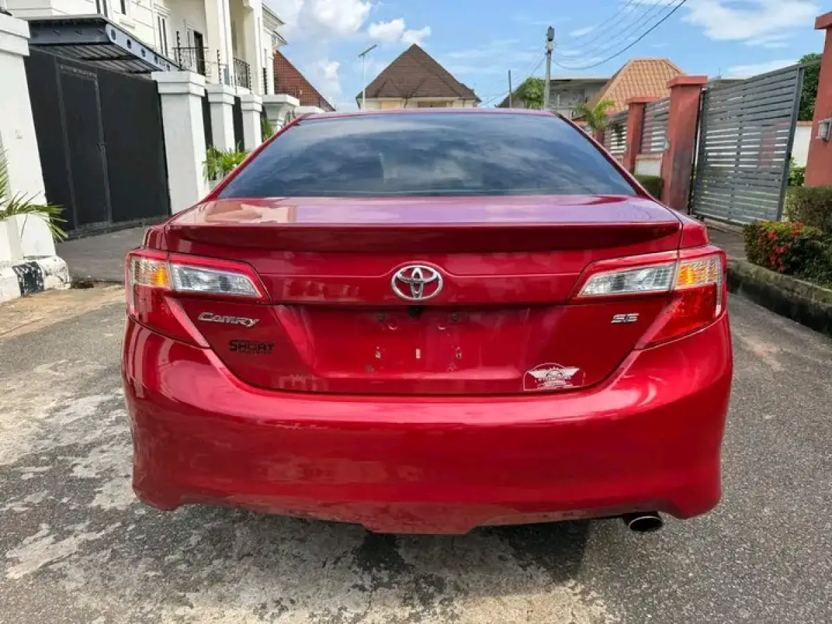 2012 Toyota Camry SE - Image 14