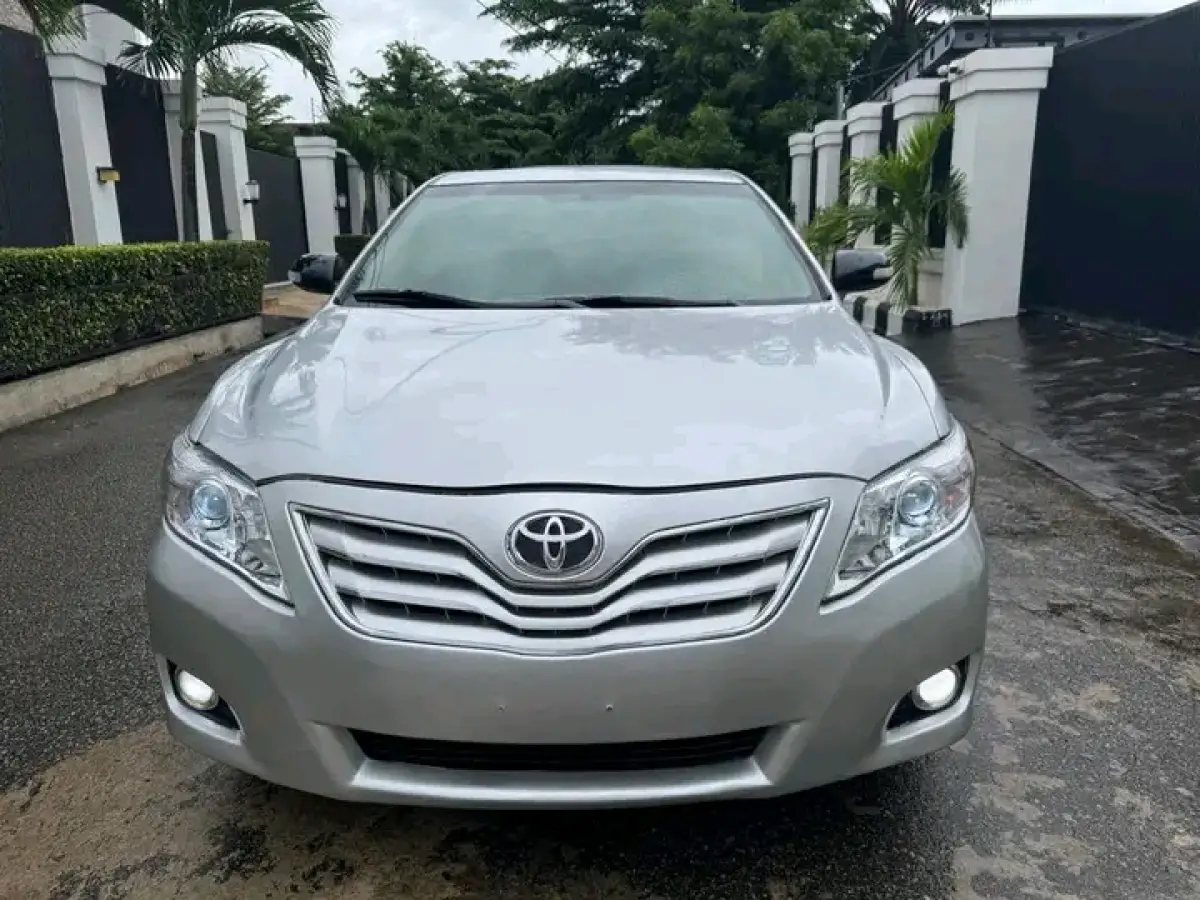 2008 Toyota Camry V6 XLE - Image 1