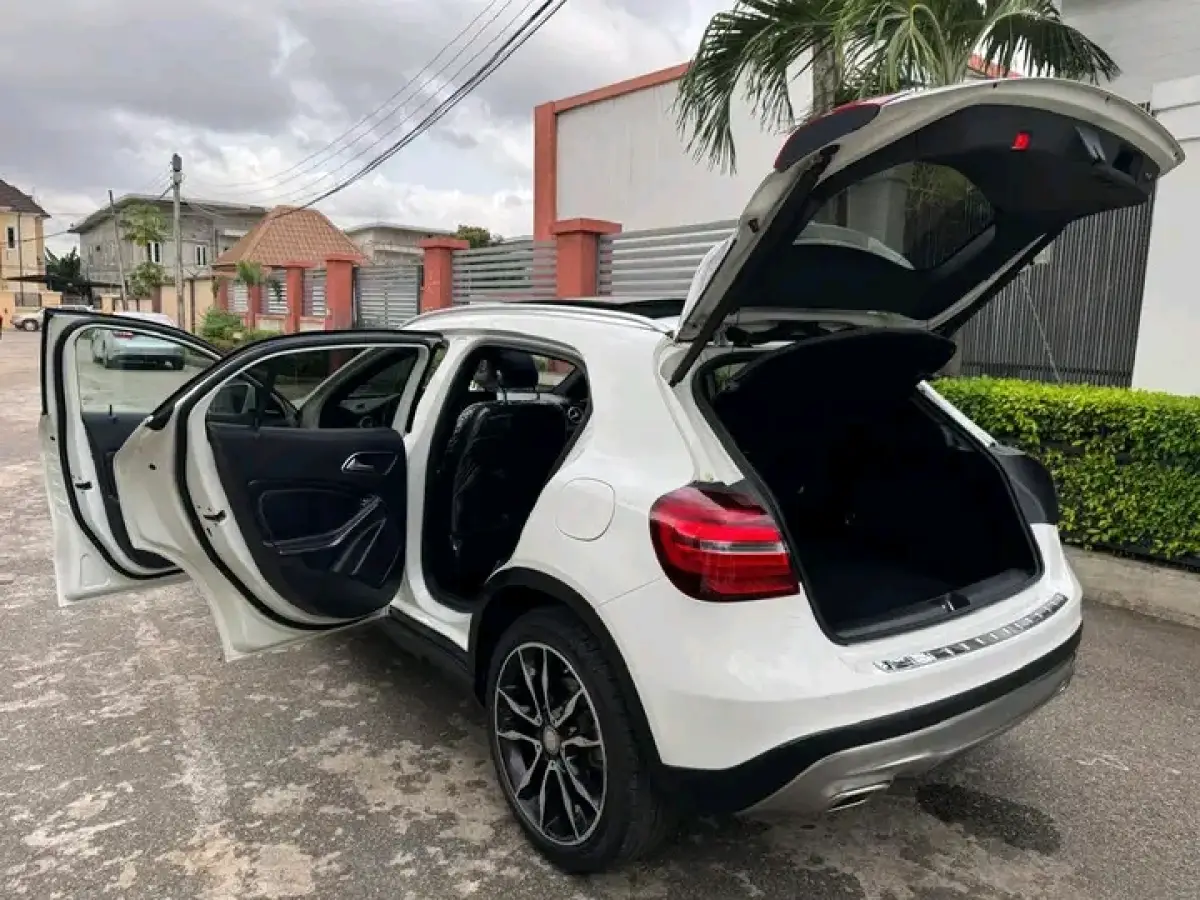 2017 Mercedes Benz GLA 250 - Image 10