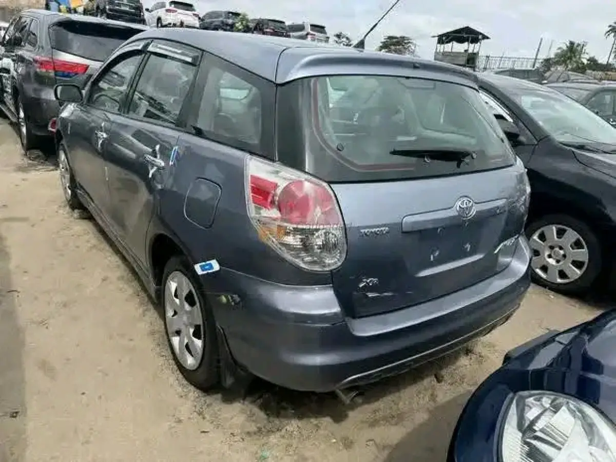 Toyota Matrix - Image 3