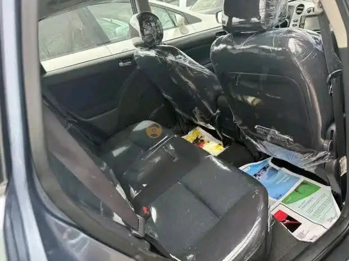 Toyota Matrix - Image 5