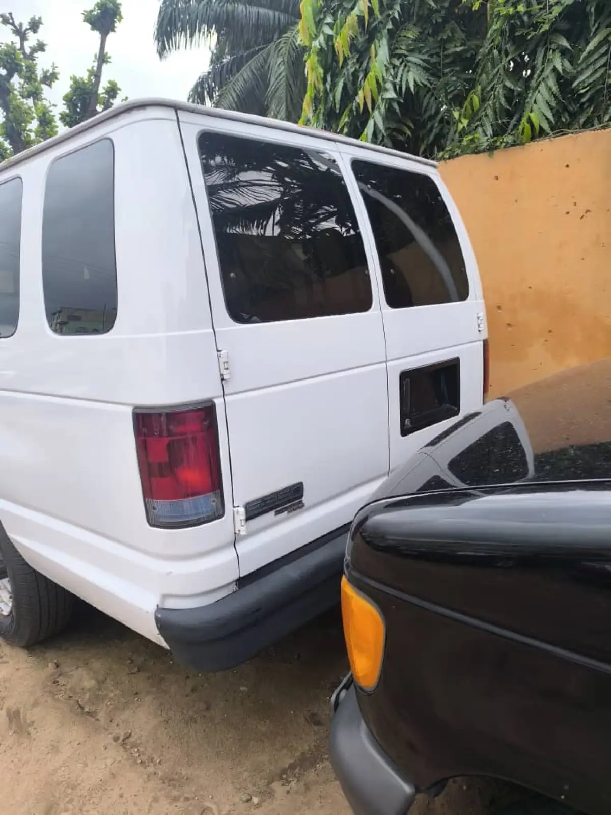 TOKS FORD ECONOLINE E-350 2005 MODEL - Image 11