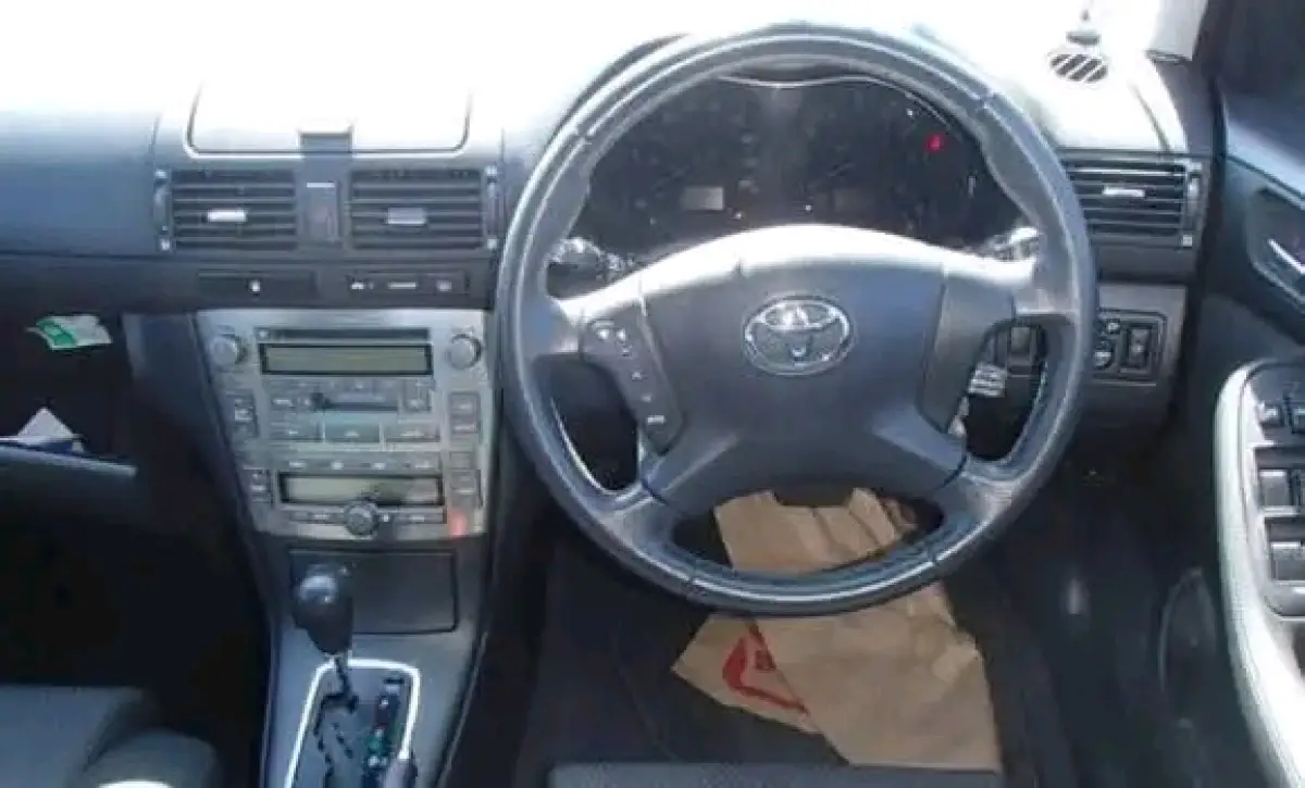Toyota Avensis - Image 4
