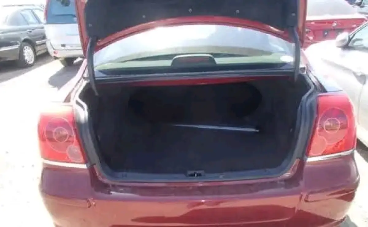 Toyota Avensis - Image 7