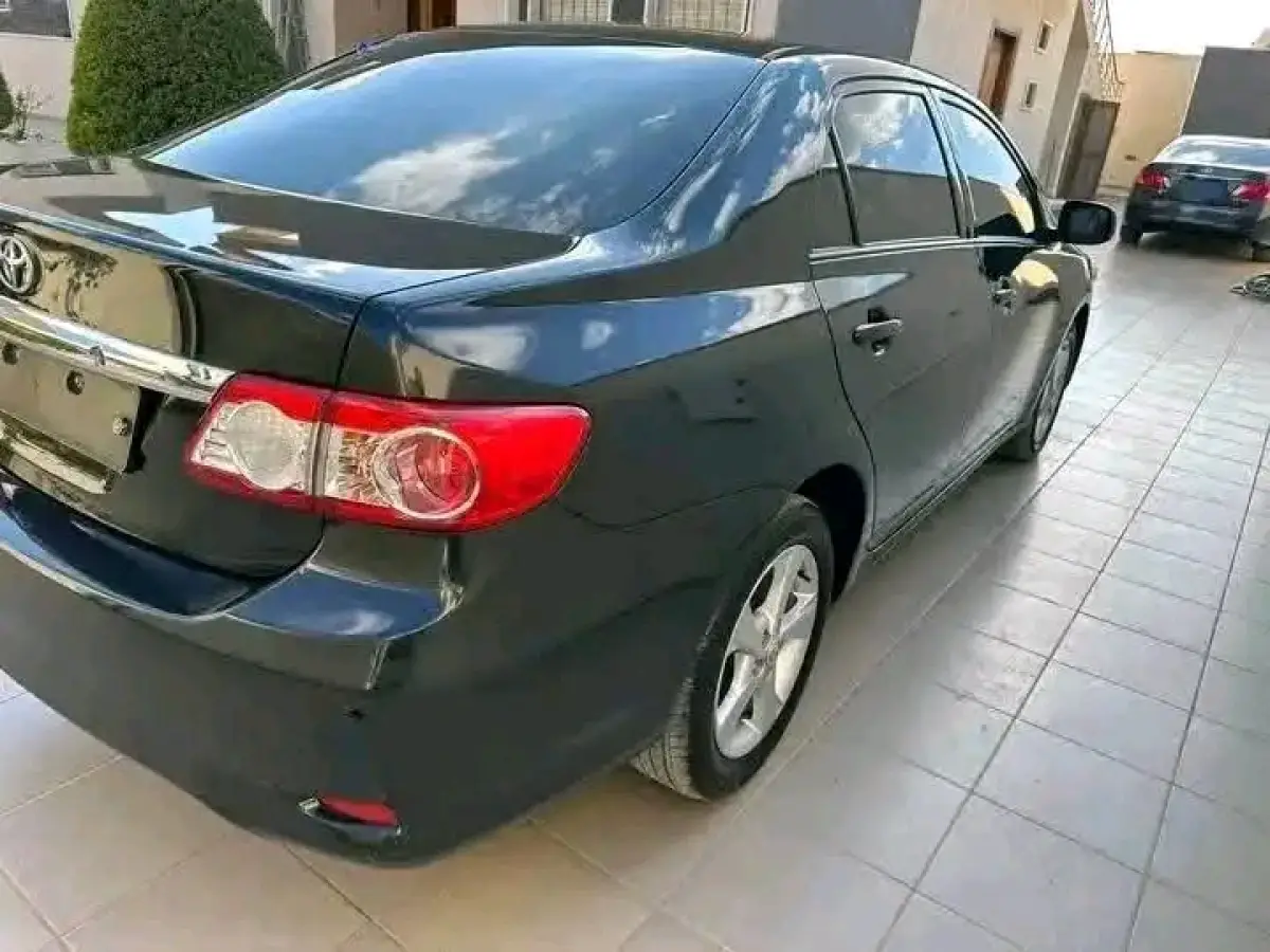 2010 Toyota Corolla - Image 3