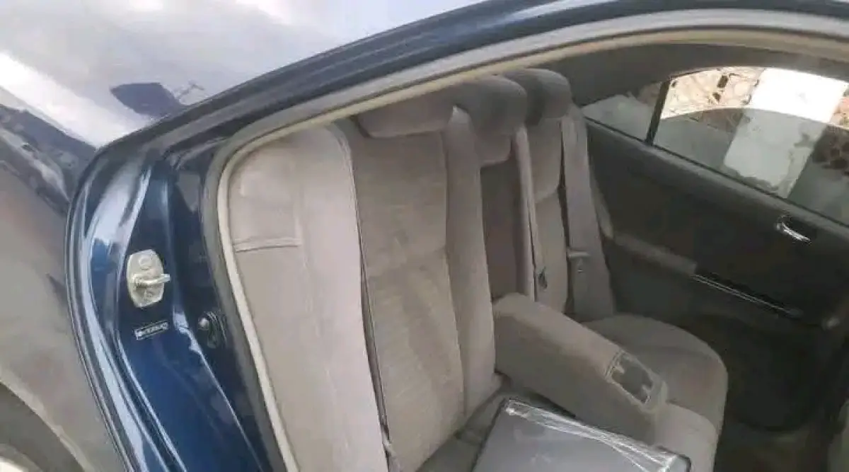 2006 Toyota Camry - Image 10