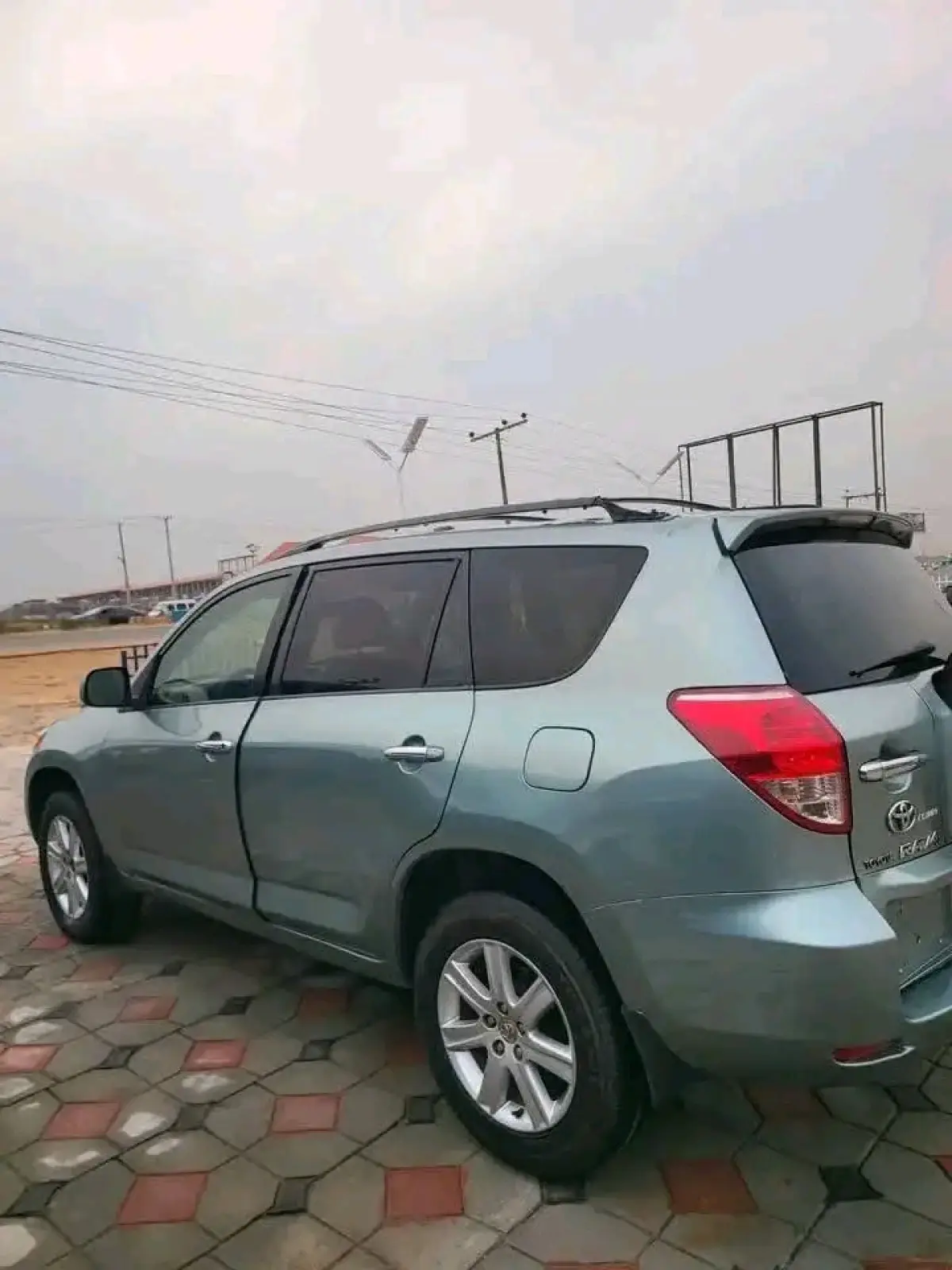 Toyota RAV4 - Image 3