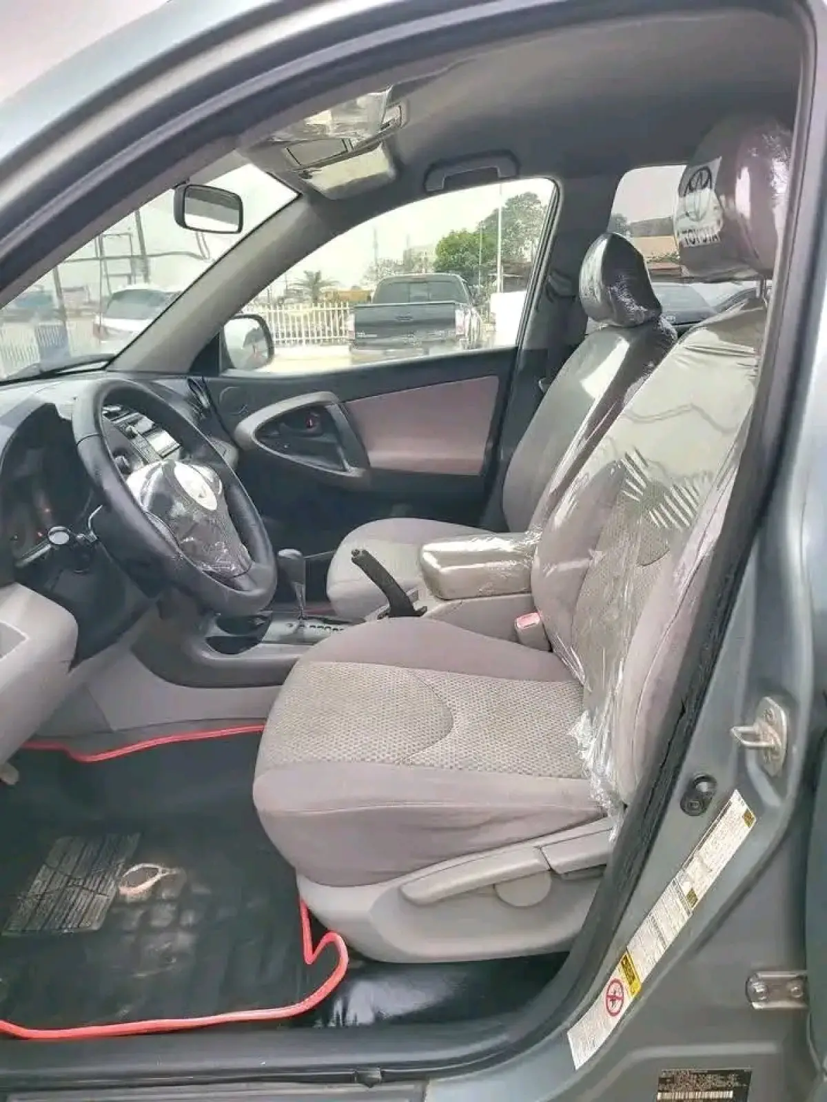 Toyota RAV4 - Image 10