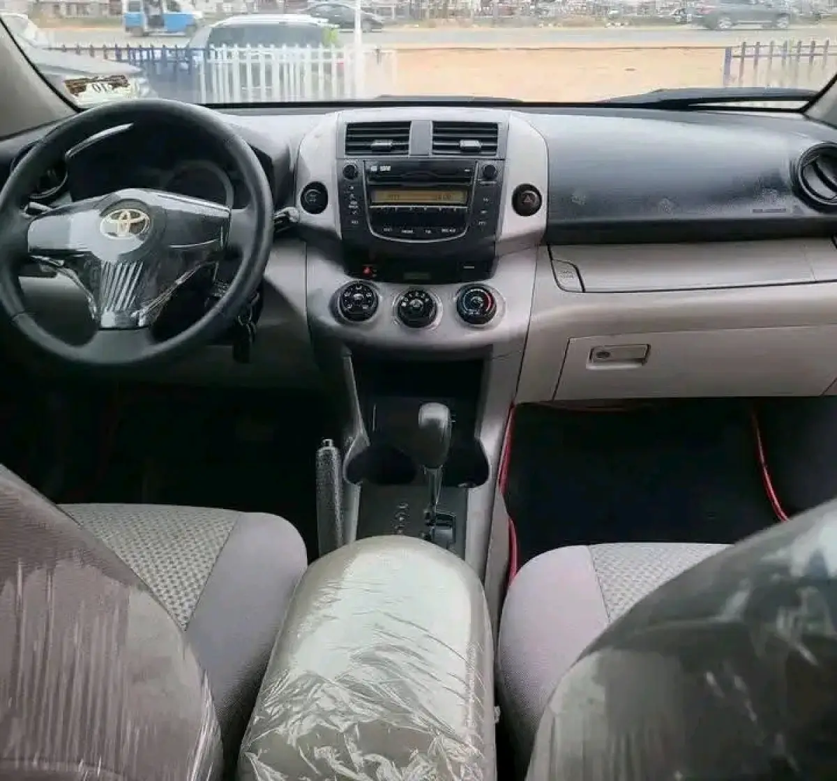 Toyota RAV4 - Image 12