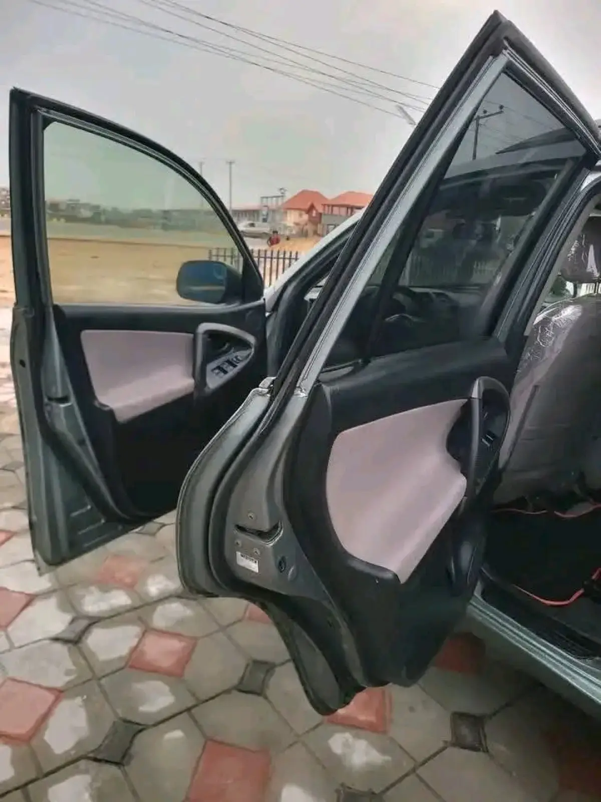 Toyota RAV4 - Image 14