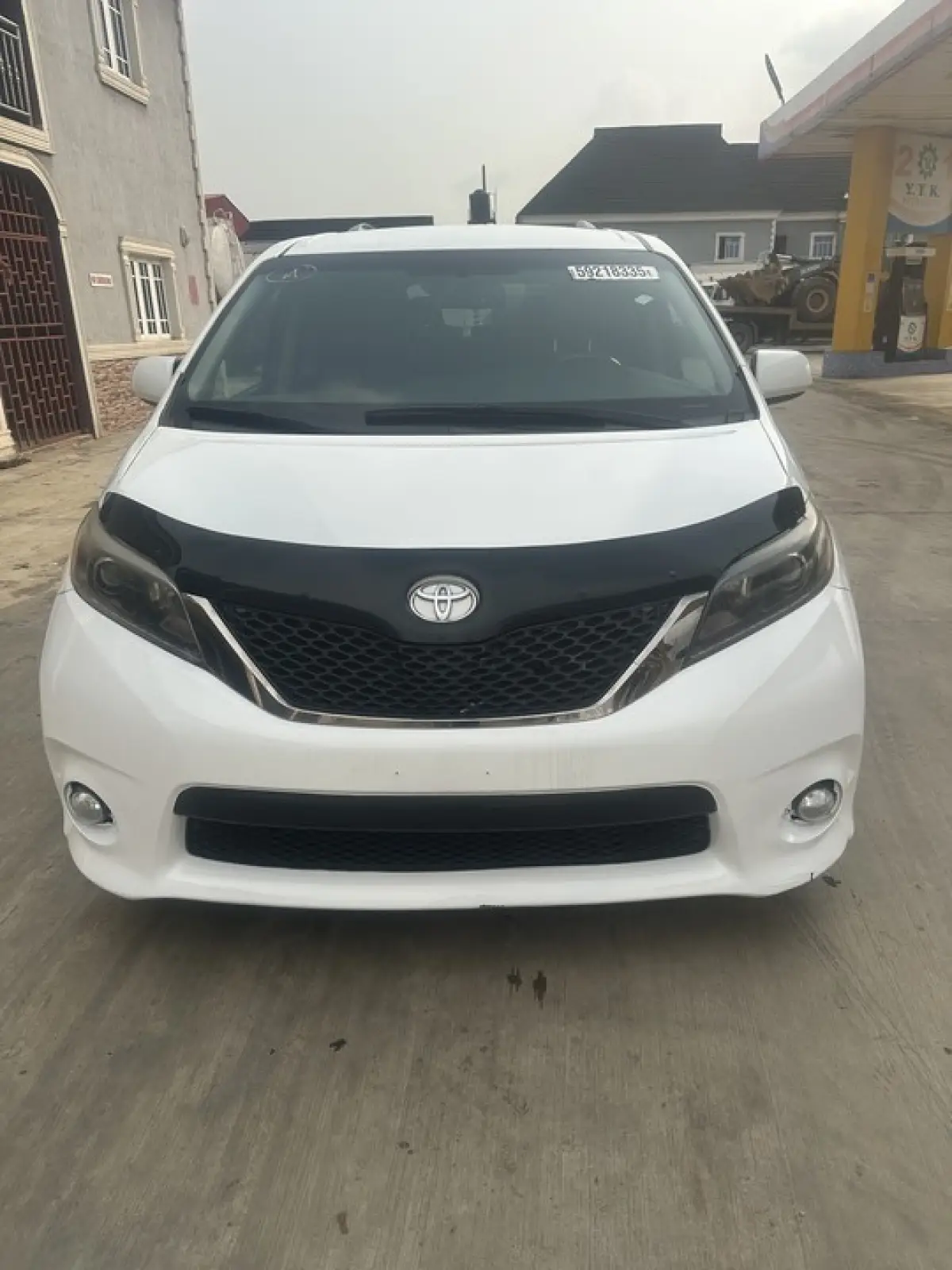 2017 Toyota Sienna - Autos - Image 1