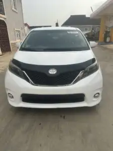 2017 Toyota Sienna - Autos