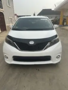 2017 Toyota Sienna - Autos