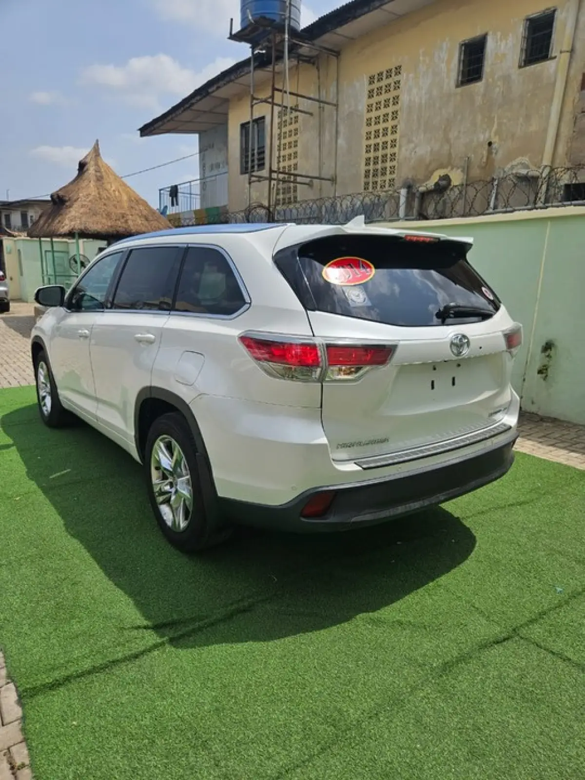 2014 Model Toyota Highlander Limited - Image 4