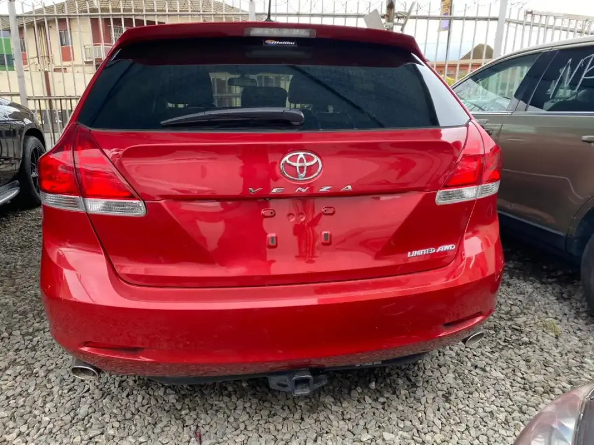 Toyota venza - Image 8