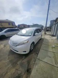 2015 Model Toyota Sienna Le