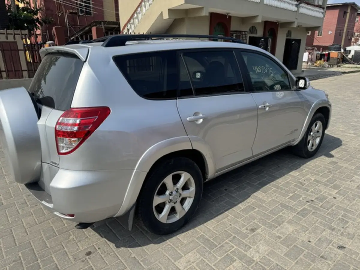Toyota Rav4 09 Toks Limited - Image 6