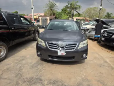 Toyota Camry Voltron 4plug LE 2011 model