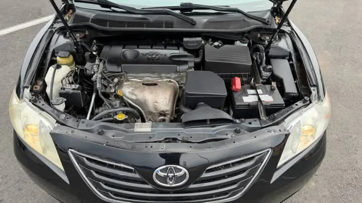 Foreign used 2011 Toyota Camry - Image 6