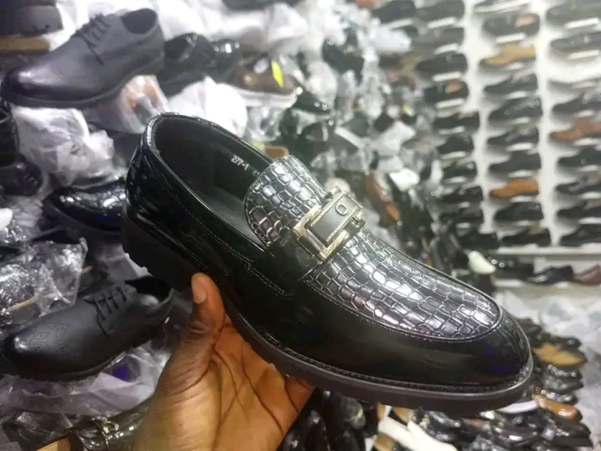 First Class Uk Bale Of Men Shoes - Image 4