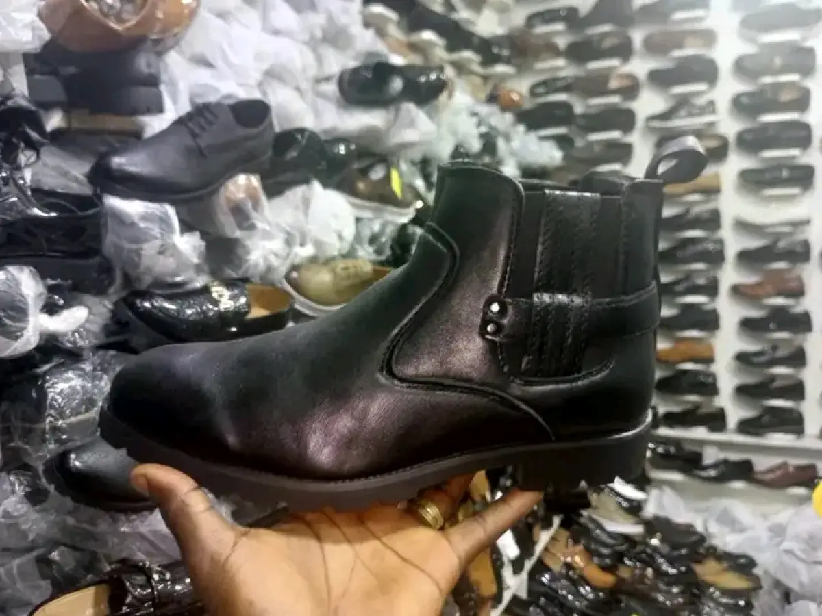 First Class Uk Bale Of Men Shoes - Image 8