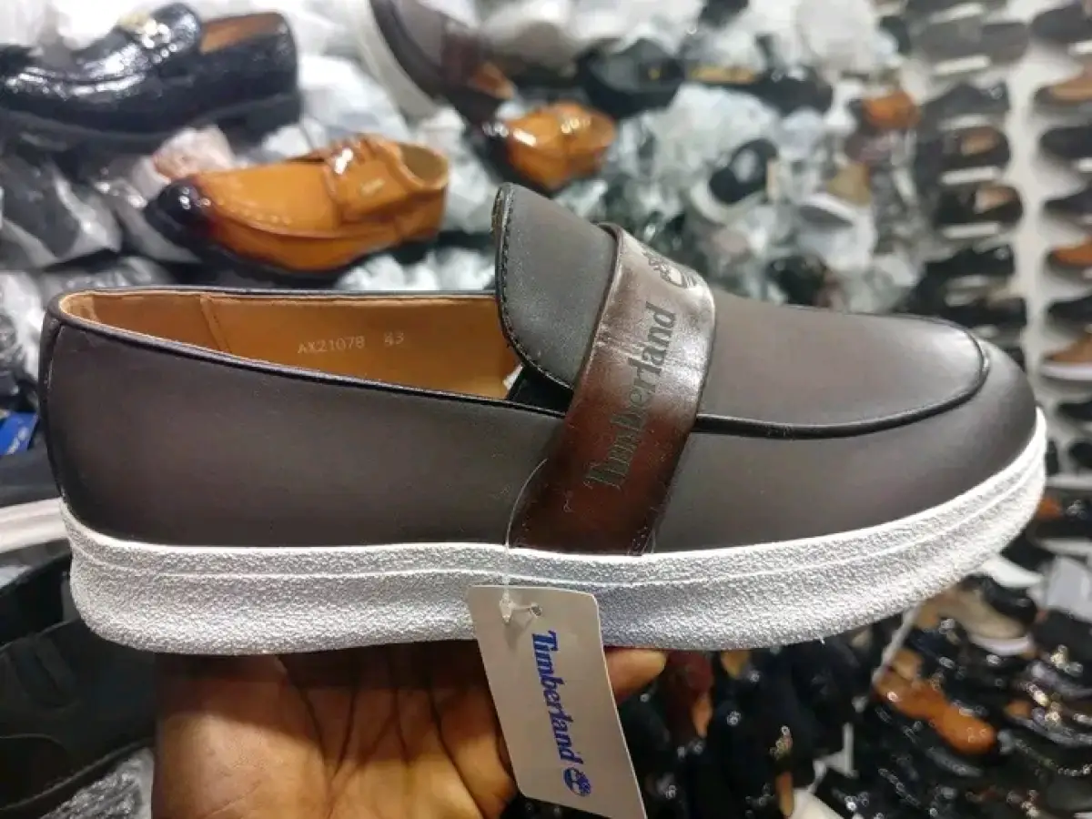 First Class Uk Bale Of Men Shoes - Image 10