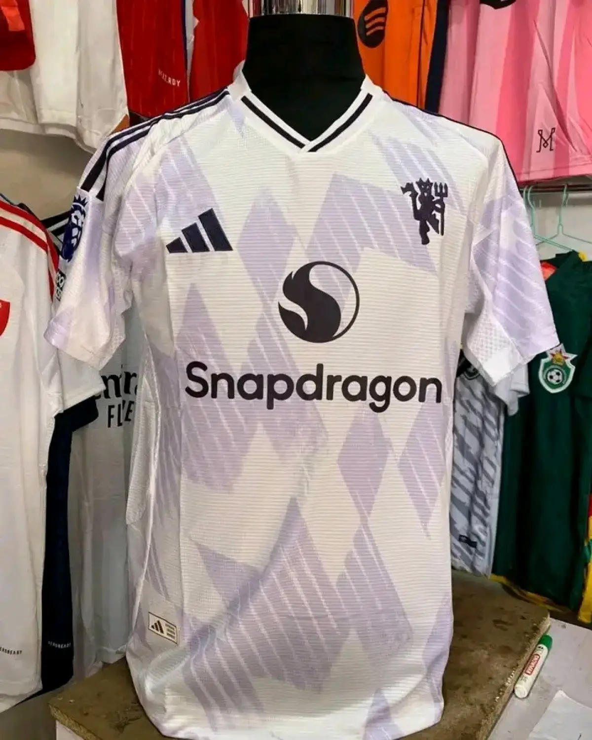 Original Cheases wares - Image 7