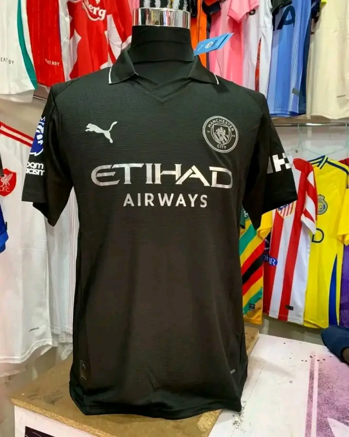 Original Cheases wares - Image 8