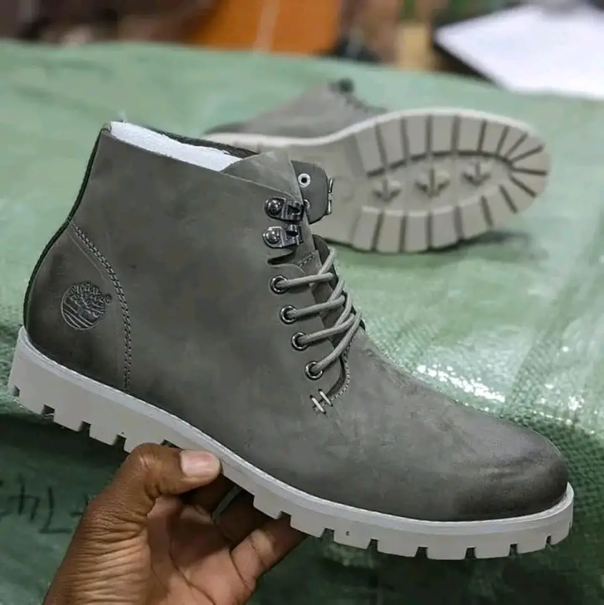 First Class UK Grade AA Bale of Shoes - Image 4