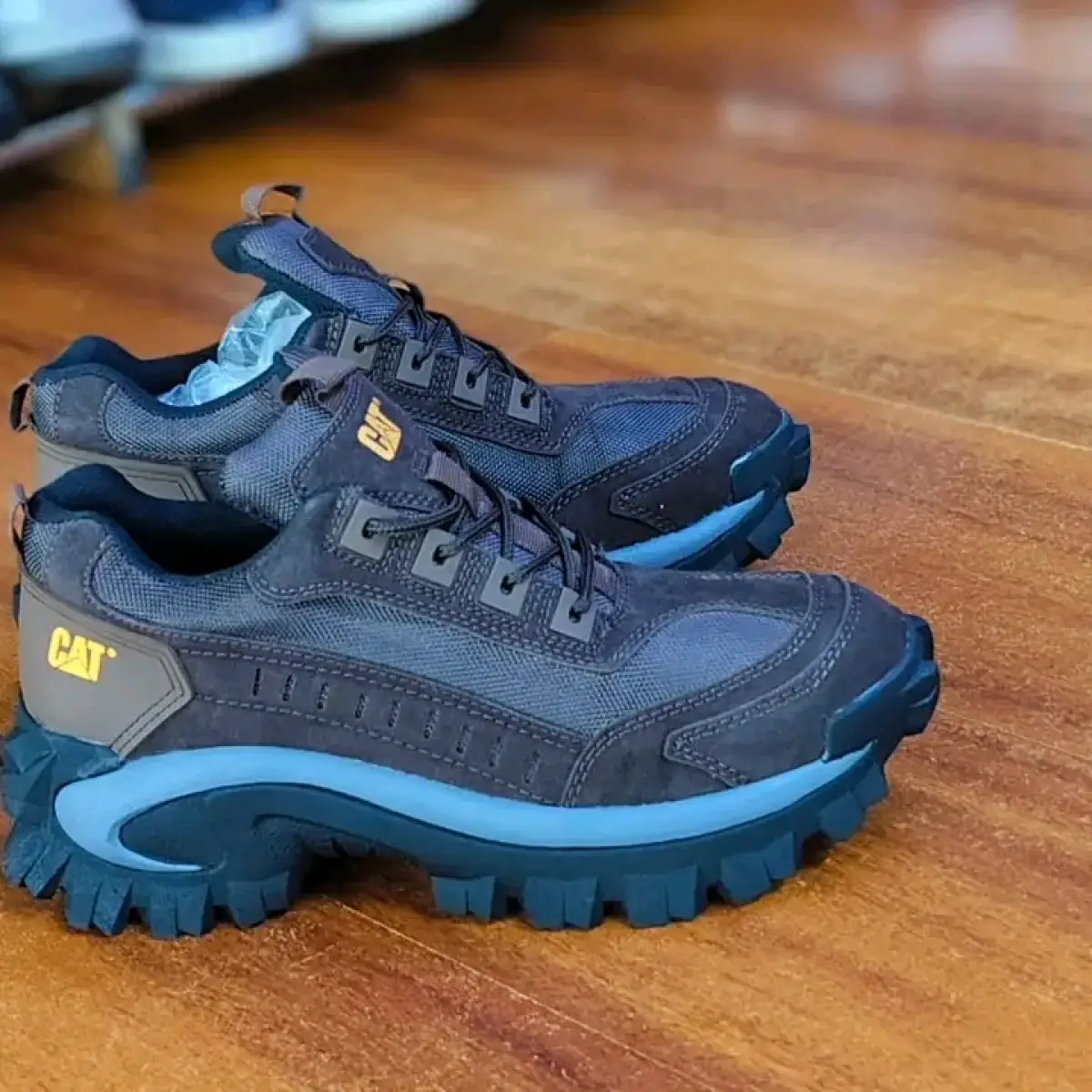 First Class UK Grade AA Bale of Shoes - Image 12