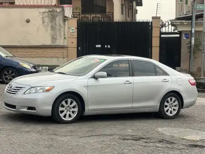 2009 Toyota Camry XLE V6 Thumbstart