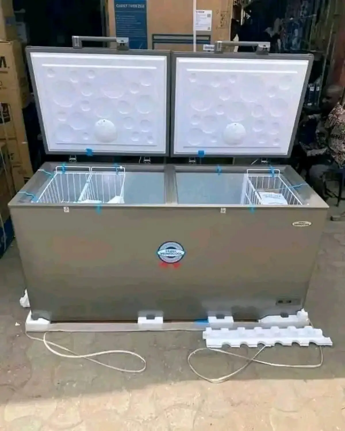 Brand New sunking solar freezer two door Available - Image 2