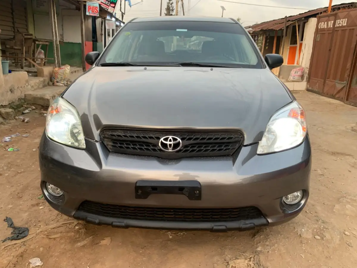 Registered 2005 Toyota Matrix - Excellent - Image 1