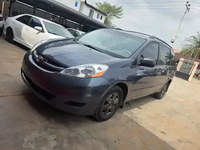 Toyota Sienna 2006 model Belgium