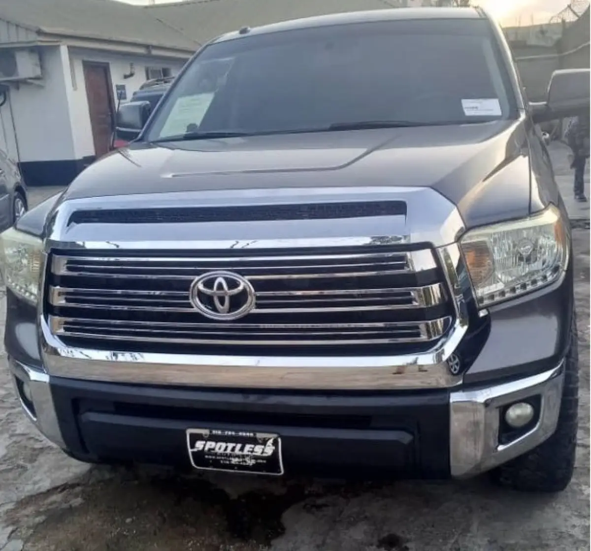 2015 Tokunbo Tundra 4x4 - Image 1