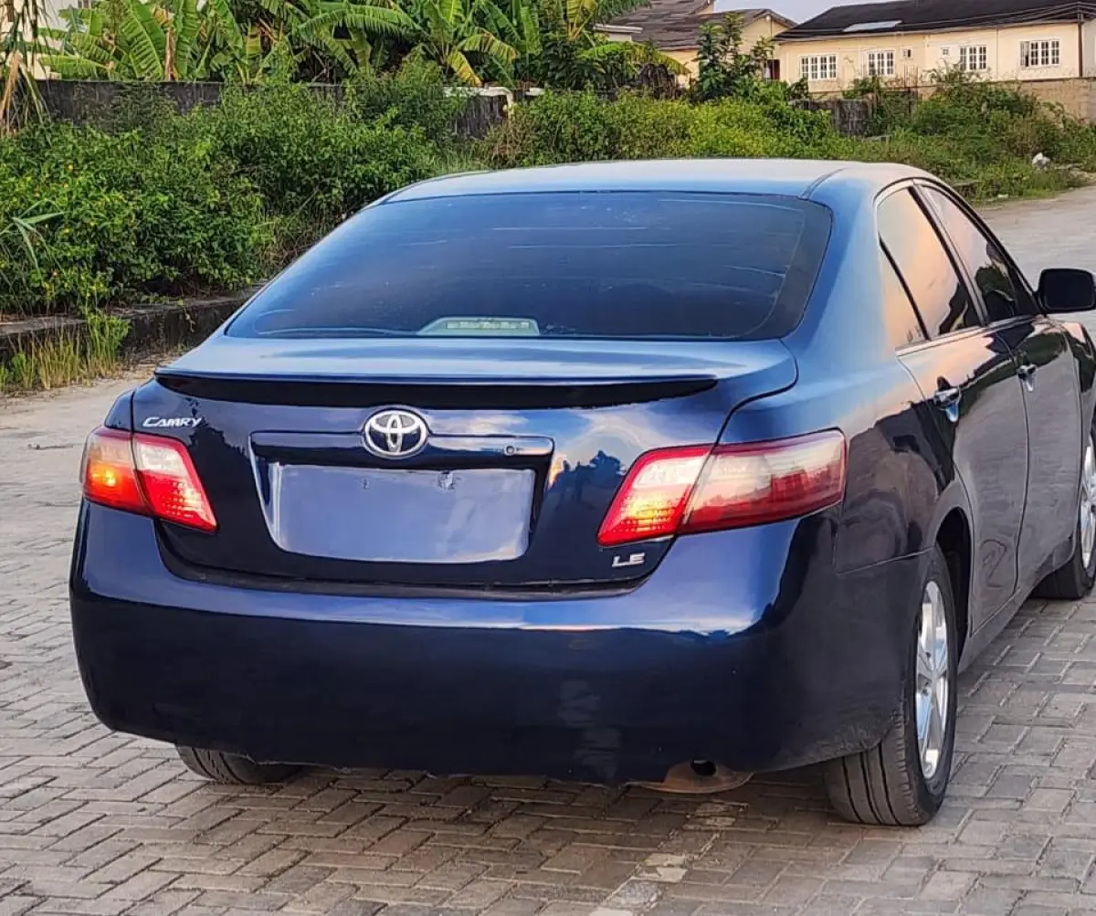 Very Sharp 2008 Toyota Camry - Image 4