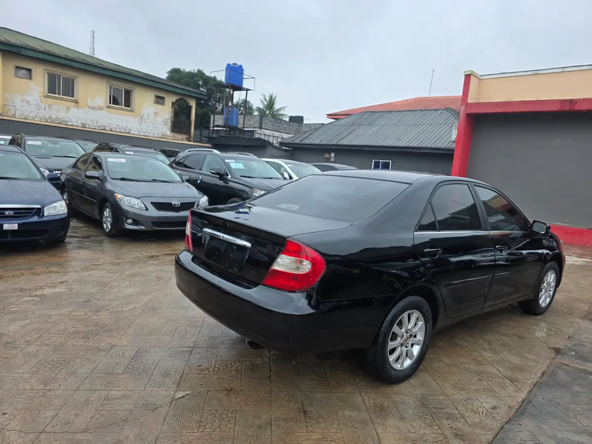 Toyota Camry 2004 model 4plug - Image 1