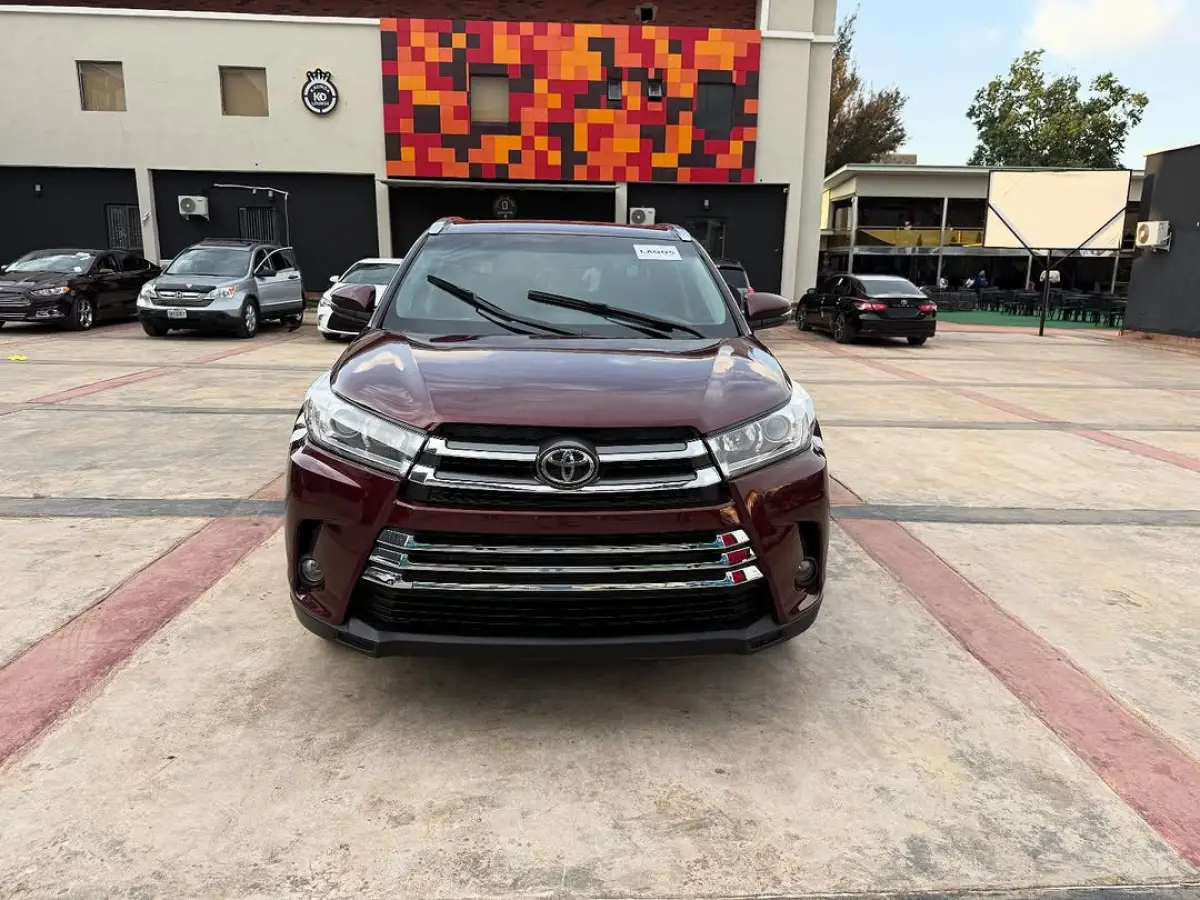 2015 Toyota Highlander - Image 4