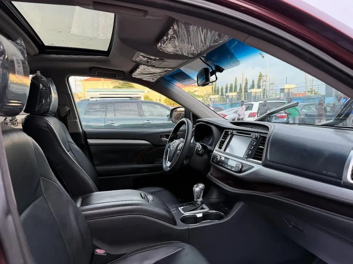 2015 Toyota Highlander - Image 5