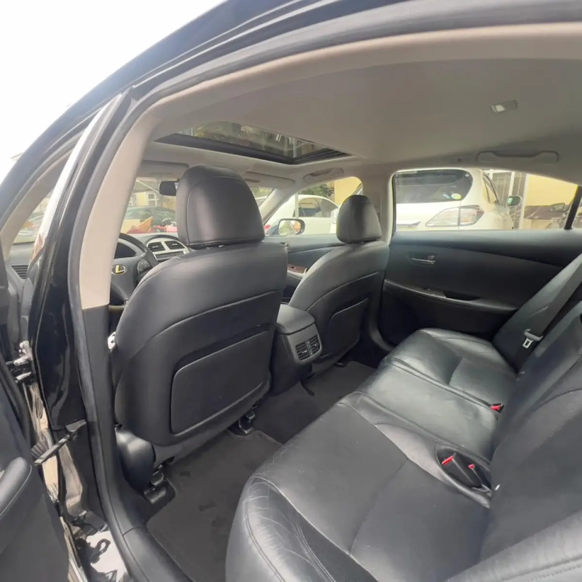 2010 lexus ES 350 - Image 3